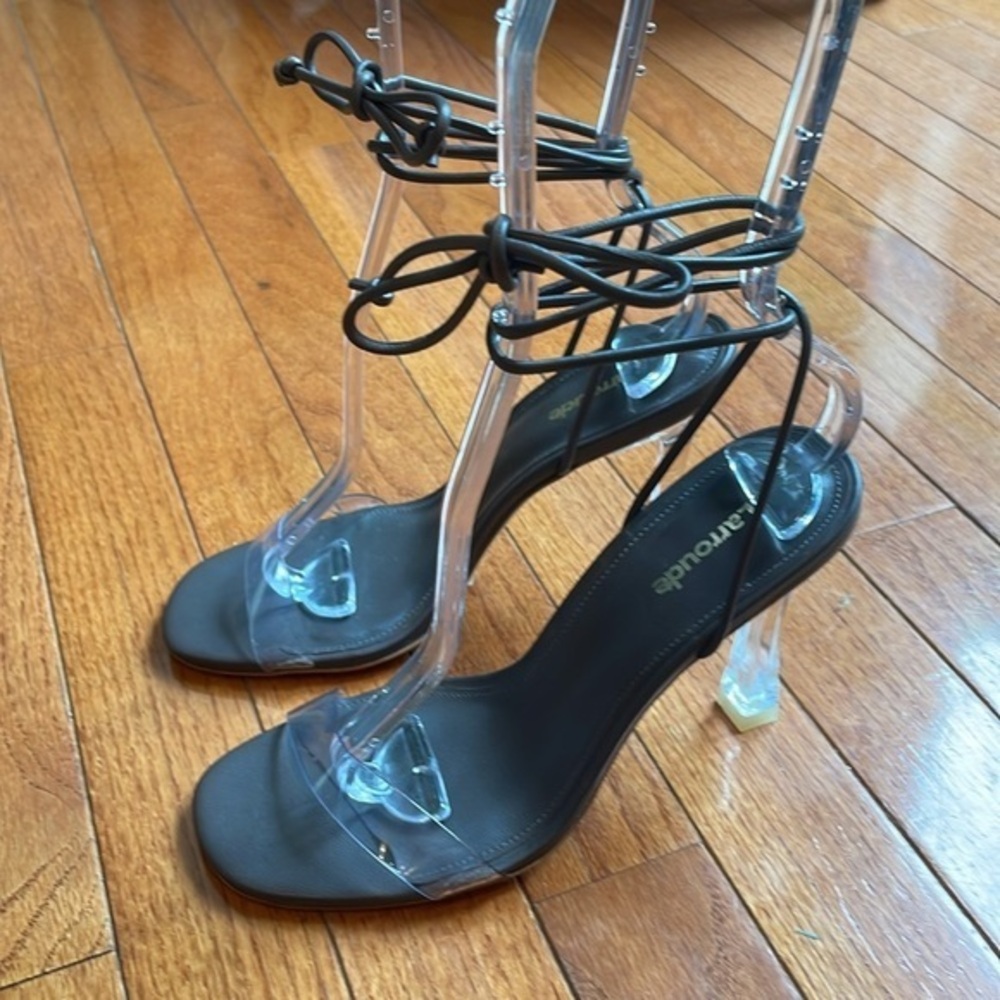 🗑️Larroude Gloria sandal leather and vinyl heel sandals